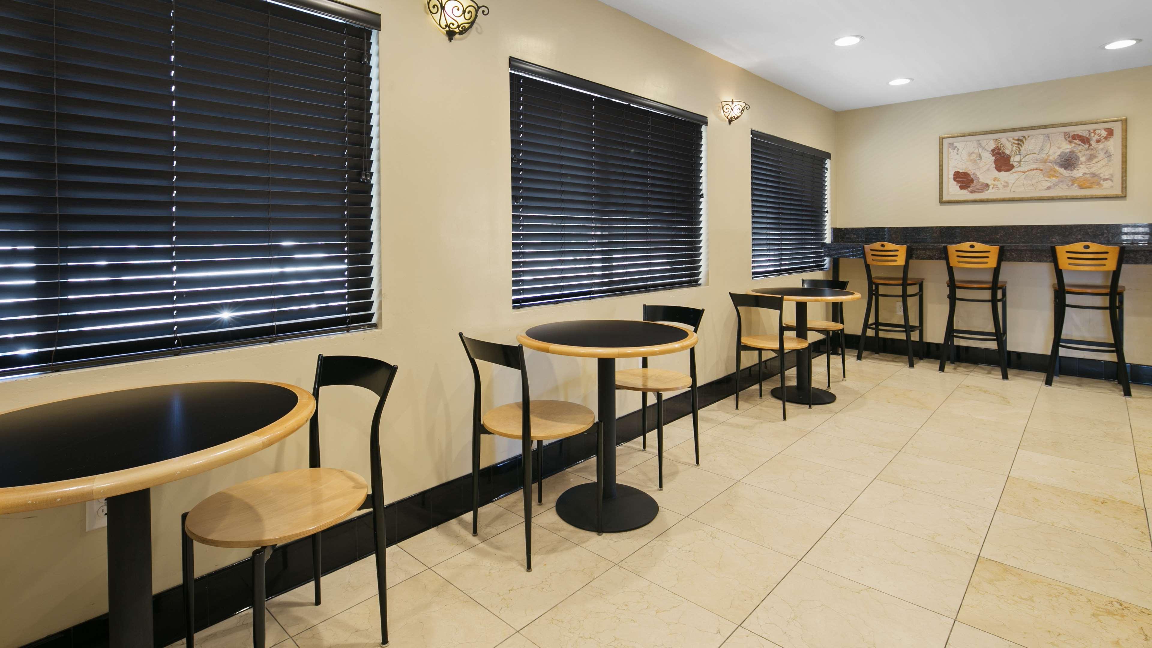 Best Western Westminster Inn Extérieur photo